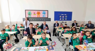 Konya'da Vali Akın ve Başkan Kılca öğrencilerle buluştu