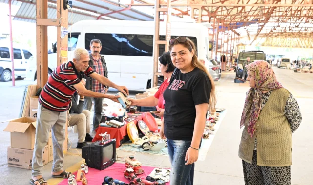 Manisa'da ikinci el eşya pazarı yeni yerinde