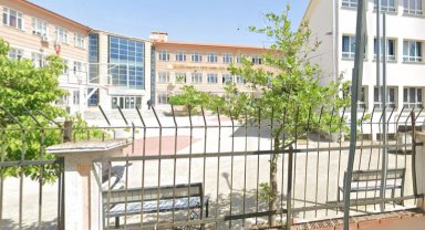 Manisa'da liseye silahlı saldırı! Yaralılar var, saldırgan gözaltına alındı
