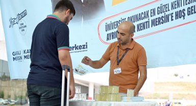 Mersin otogarında üniversitelilere karşılama