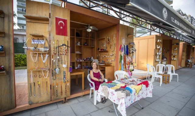 Mersin'de üretici kadın stantları dayanışmayı güçlendiriyor