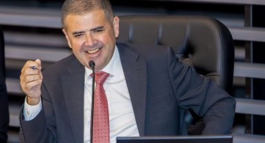 Mezitli Belediye Başkanı CHP'den ihraç edildi
