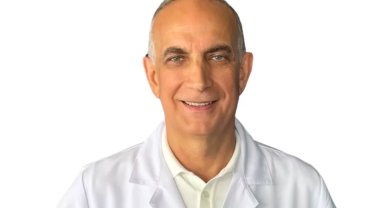 Op. Dr. Şeref Kayabaş'tan 'göz muayenesi' uyarısı