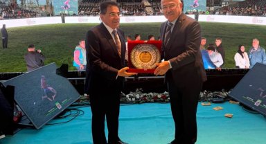 Ordu'da yağlı güreşe destek plaketle taçlandı