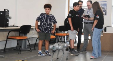Ortaokul ve lise öğrencileri BTÜ'de robotlarla tanıştı