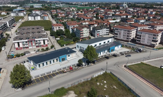 Sakarya Arifiye'de Gençlik Merkezi ve Yüzme Havuzu tanıtıldı