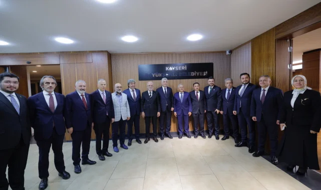 Ticaret Bakanı Bolat'tan Kayseri Büyükşehir'e ziyaret