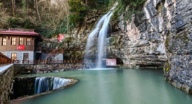 Trabzon'un turizm merkezleri ziyaretçi akınına uğruyor