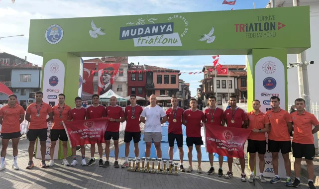 TSK Spor Gücü Triatlon Takımı sezonu şampiyon tamamladı