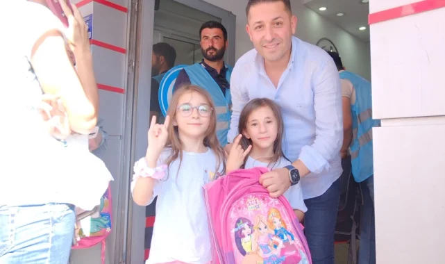 Ülkü Ocakları Kayseri İl Başkanlığı'ndan 5 bin öğrenciye kırtasiye desteği