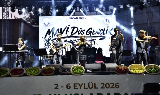 Yenişehir'in gençleri sahnenin tozunu attırdı