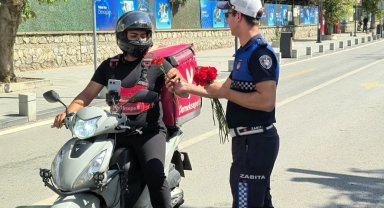 Zabıta Haftası'nda Kocaeli'de çiçekler Büyükşehir'den