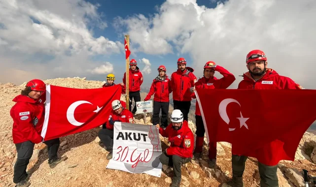 AKUT'un 30'uncu yılına '30 Yıl 30 Zirve' projesi