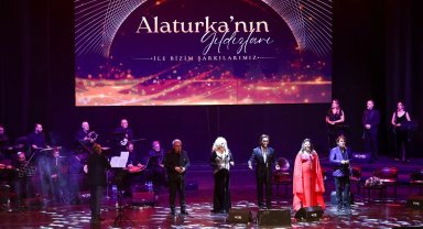 'Alaturka'nın Yıldızları' Bursa'da sahne aldı