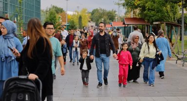 Anadolu Harikalar Diyarı Hayvanat Bahçesi'ni ücretsiz gezdiler