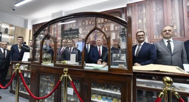 Ankara Eczacılık Tarihi Sergievi ziyaretçilerini ağırlamaya başladı