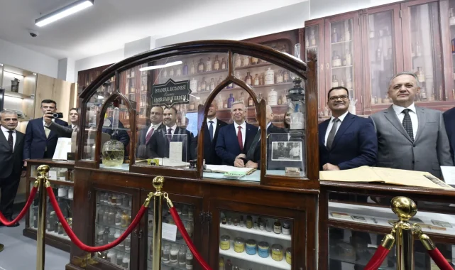Ankara Eczacılık Tarihi Sergievi ziyaretçilerini ağırlamaya başladı