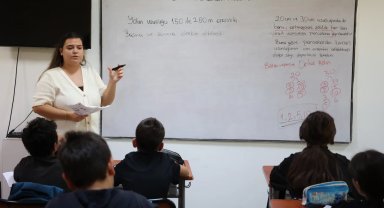 Antalya'da 8 bin öğrenciye ücretsiz eğitim desteği