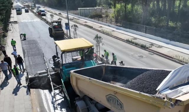 Antalya'da asfalt mesaisi sürüyor