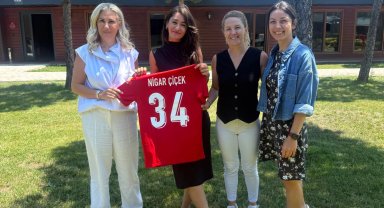 Avrupa'da Türk kadın futbolcular için yeni yapılanma... Avrupa'dan 'ay-yıldız'a uzanan kadın futbolu devrimi
