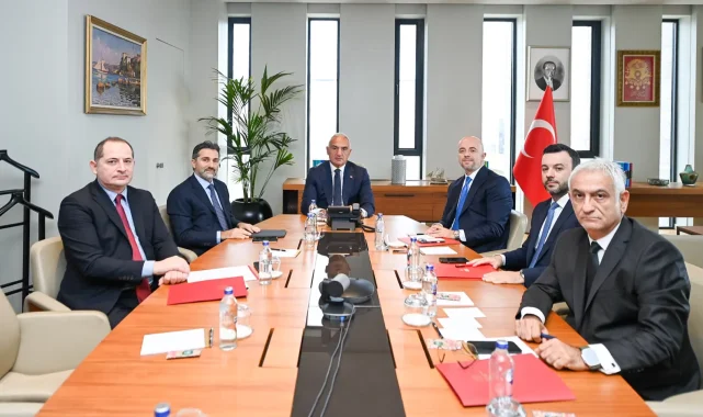 Bakan Ersoy ve THY yönetiminden turizm zirvesi