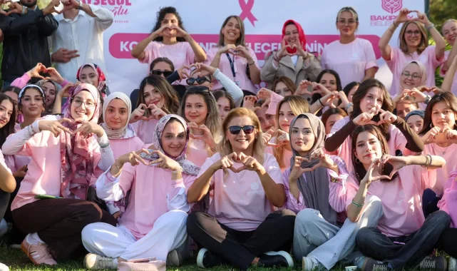 Bakırköy'de yogalı pembe farkındalık