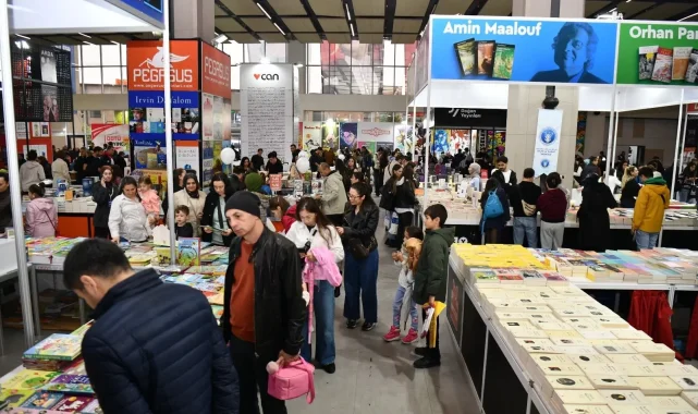 Balıkesir Kitap Fuarı'na yoğun ilgi