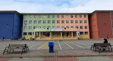 Başakşehir'de ortaokulda kavga: 8 öğrenci yaralı