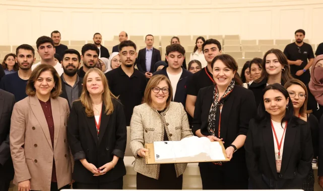 Başkan Şahin'den mimar adaylarına: Kendinizi dünyaya hazırlayın