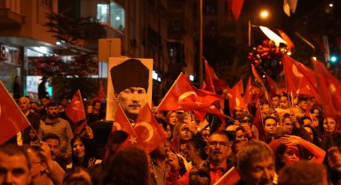 Binlerce Denizlili Cumhuriyet için yürüdü