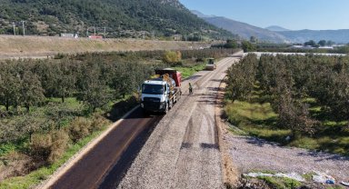 Bursa Kestel ve Gürsu kırsalında yollara Büyükşehir yeniliyor
