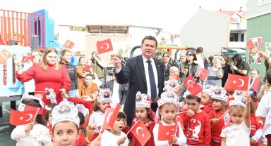 Bursa Osmangazi'de dolu dolu Cumhuriyet coşkusu