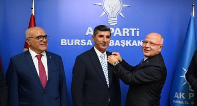 Bursa Yenişehir'de 2 belediye meclis üyesi AK Parti'ye katıldı