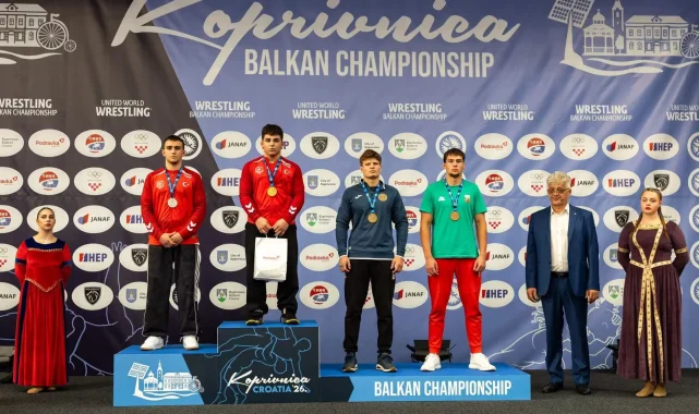 Bursa Yıldırımlı güreşçiler Balkan Şampiyonası'ndan madalyalarla döndü