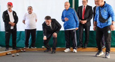 Bursa'da Başkan Vekili Biba huzurevi sakinleriyle buluştu