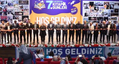 Çayırova 7. Kitap Günleri, kapılarını ziyaretçilerine açtı