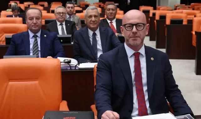 CHP'li Serkan Sarı: Vatandaş borç batağında, yandaşlar fon soygununda