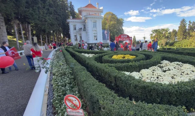 Cumhuriyet Bayramı'nda Atatürk Köşkü'ne yoğun ilgi