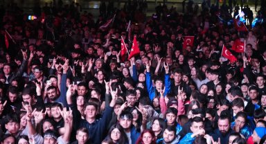 Cumhuriyet coşkusu Kocaeli'de yağmur tanımadı