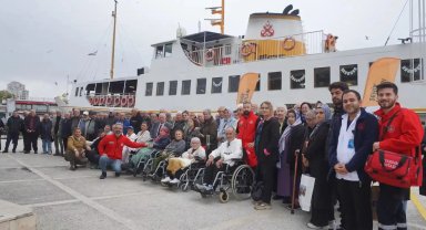 Darülaceze sakinleri denizle buluştu