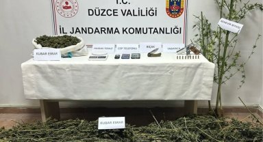 Düzce'de uyuşturucuya 2 gözaltı!