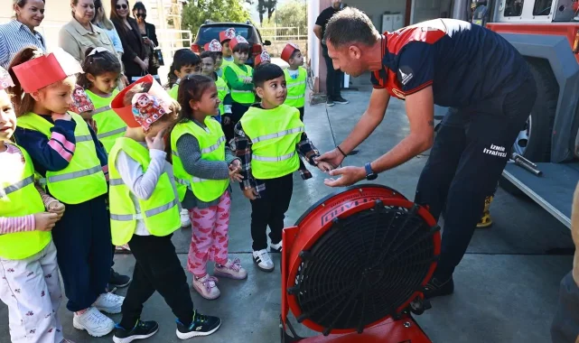 Efes Selçuk'lu miniklerden itfaiye haftası'nda anlamlı ziyaret