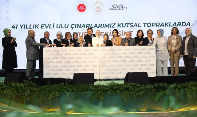 Gaziantep'te 41 yıllık evli çiftler için Umre kurası çekildi