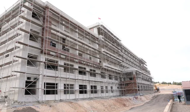 Gaziantep'te yapımı süren Yaş Bakım ve Rehabilitasyon Merkezi'ne ziyaret