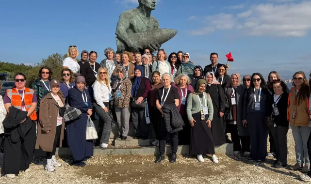 Gençler Cumhuriyet'in izinde yürüdü, kadınlar Çanakkale'yi keşfetti