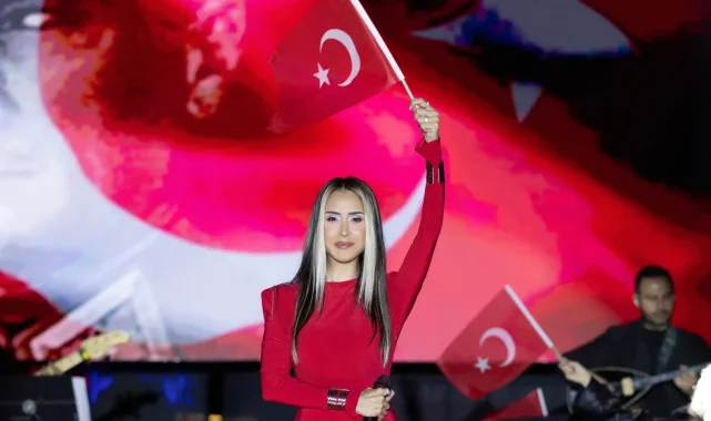 Hande Ünsal'dan Cumhuriyet'e kırmızı imza