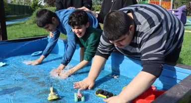 Hereke'den gelen öğrenciler Otizm Spor ve Yaşam Evi'nde buluştu