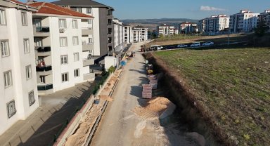 İnegöl Alanyurt'ta kaldırım çalışmalarına devam