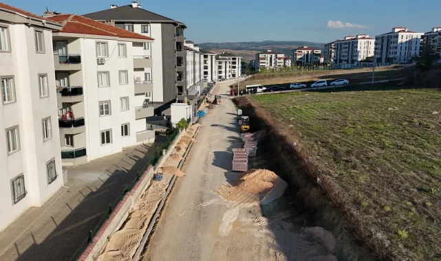 İnegöl Alanyurt'ta kaldırım çalışmalarına devam