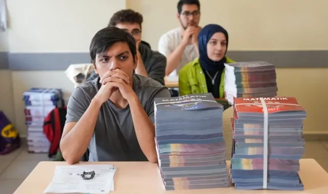 İstanbul Maltepe'de sınav yolculuğuna kitap desteği